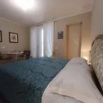 Regina 3*
